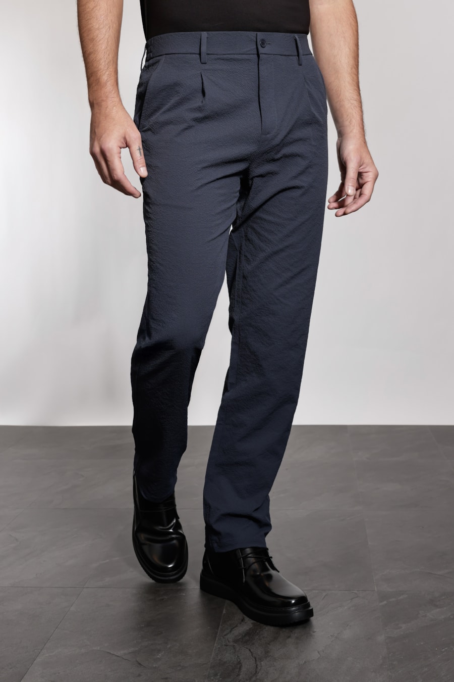 Calça Chino Texturizada Wave Marinho — foto 1 de 6