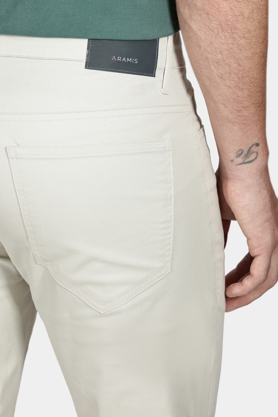 Calça Color 5 Pockets Lisa Areia — foto 4 de 5
