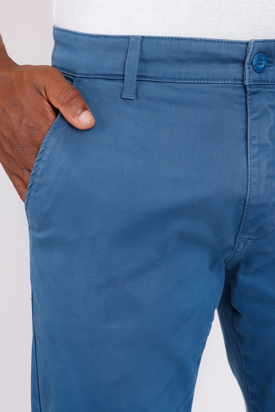 Calça Color Chino Azul Claro — foto 3 de 5