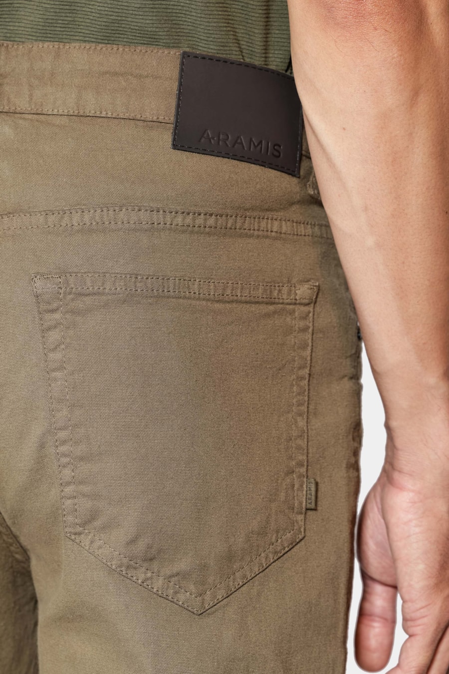 Calça Color Slim Canvas Verde Militar — foto 4 de 5