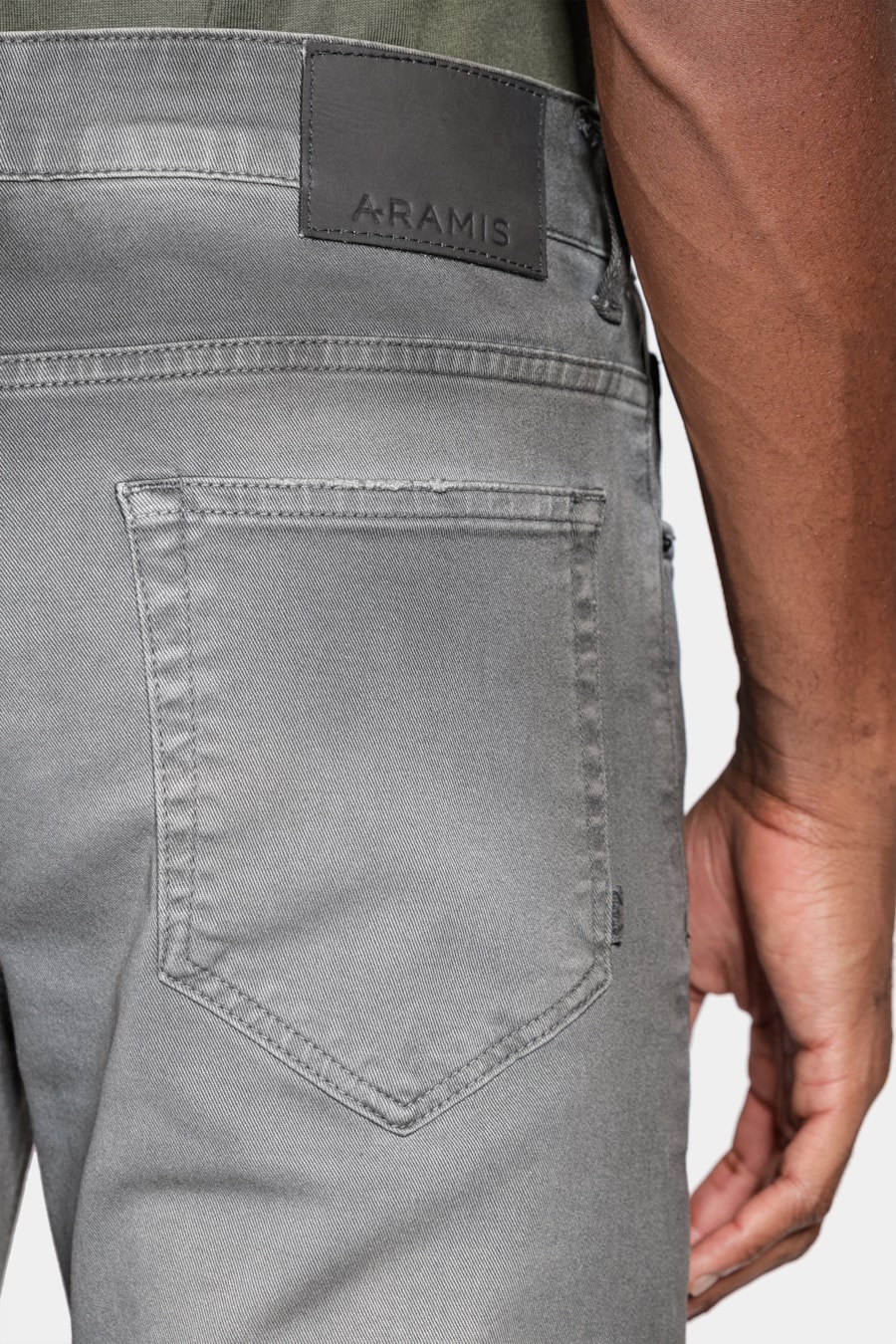 Calça Color Slim Lavada Chumbo — foto 4 de 5