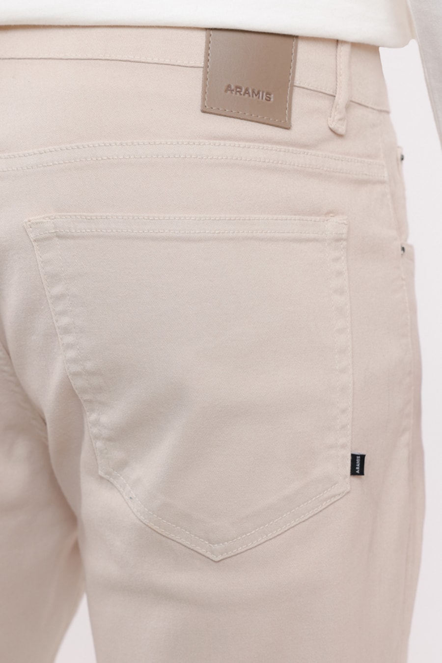 Calça Color Slim Tinturada Básica Areia — foto 2 de 3