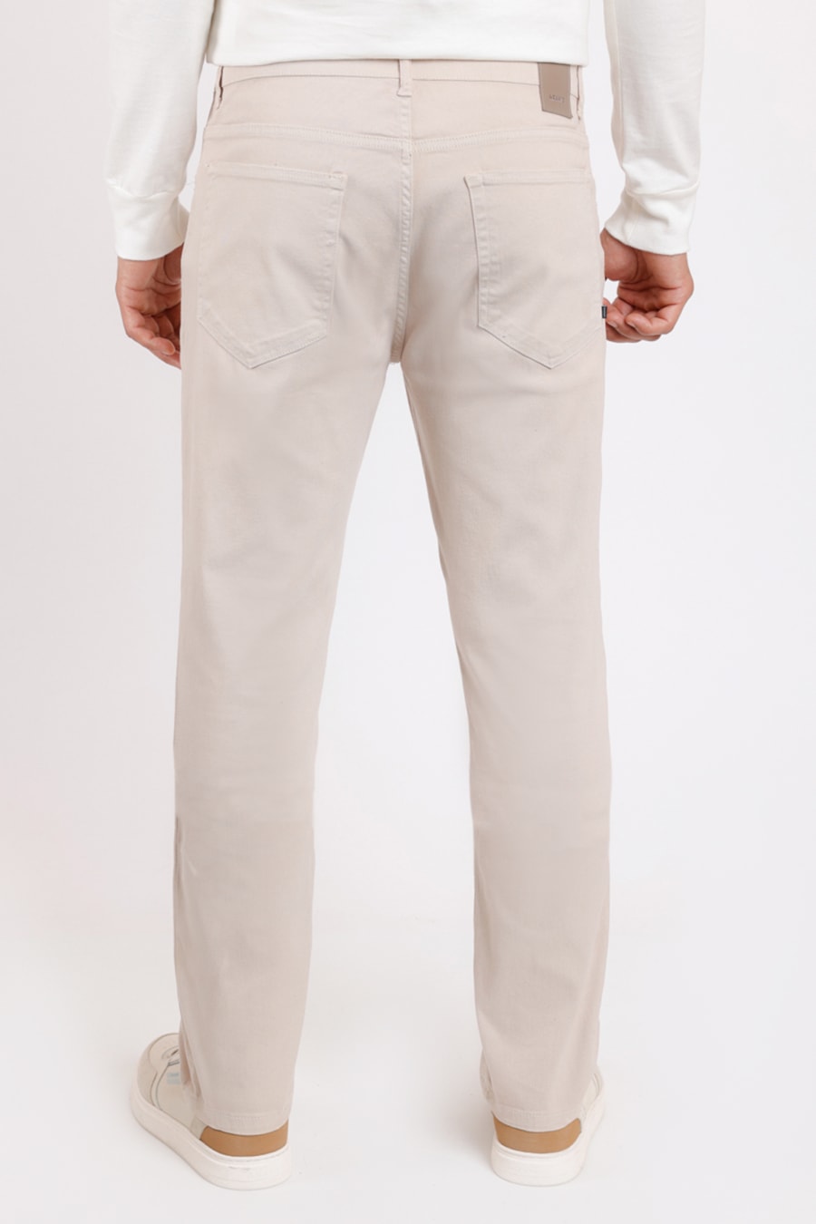 Calça Color Slim Tinturada Básica Areia — foto 3 de 3