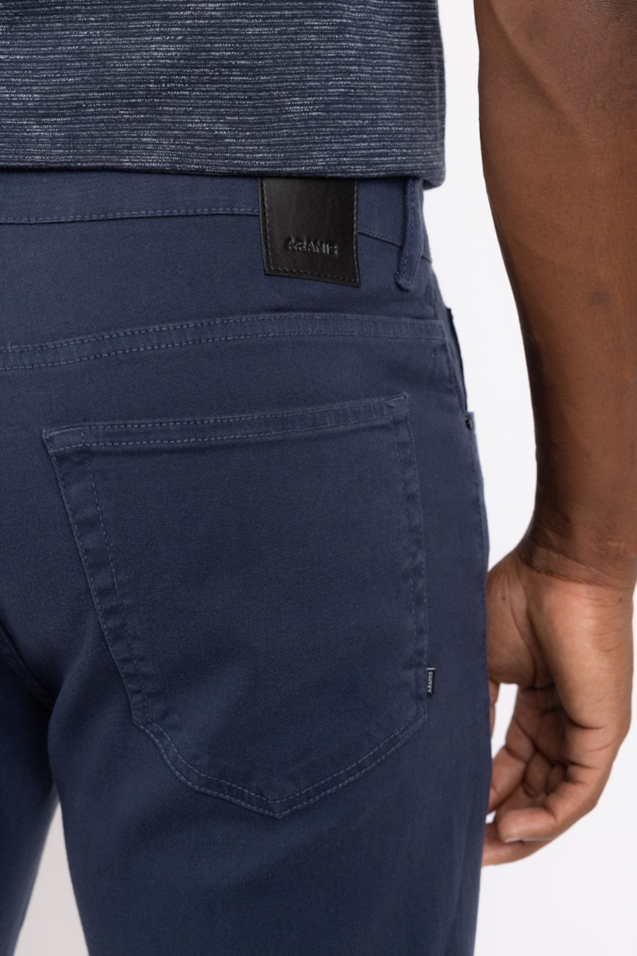 Calça Color Slim Tinturada Básica Marinho — foto 2 de 3