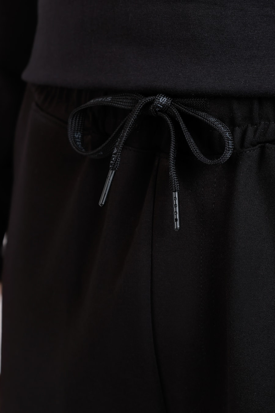 Calça de Malha Cós Elástico Preto — foto 1 de 4