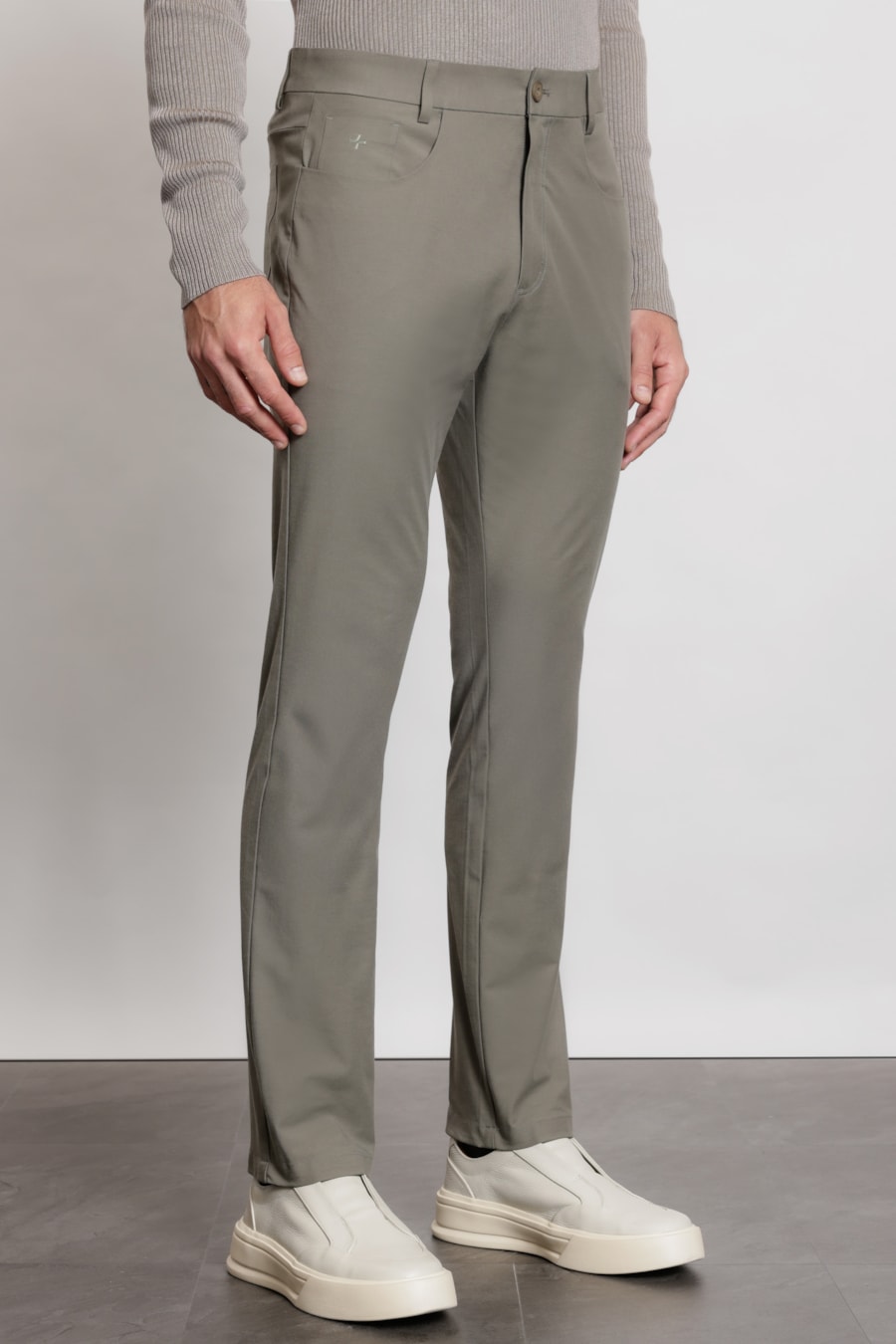 Calça Five Pockets Bonded Verde Sálvia — foto 1 de 6