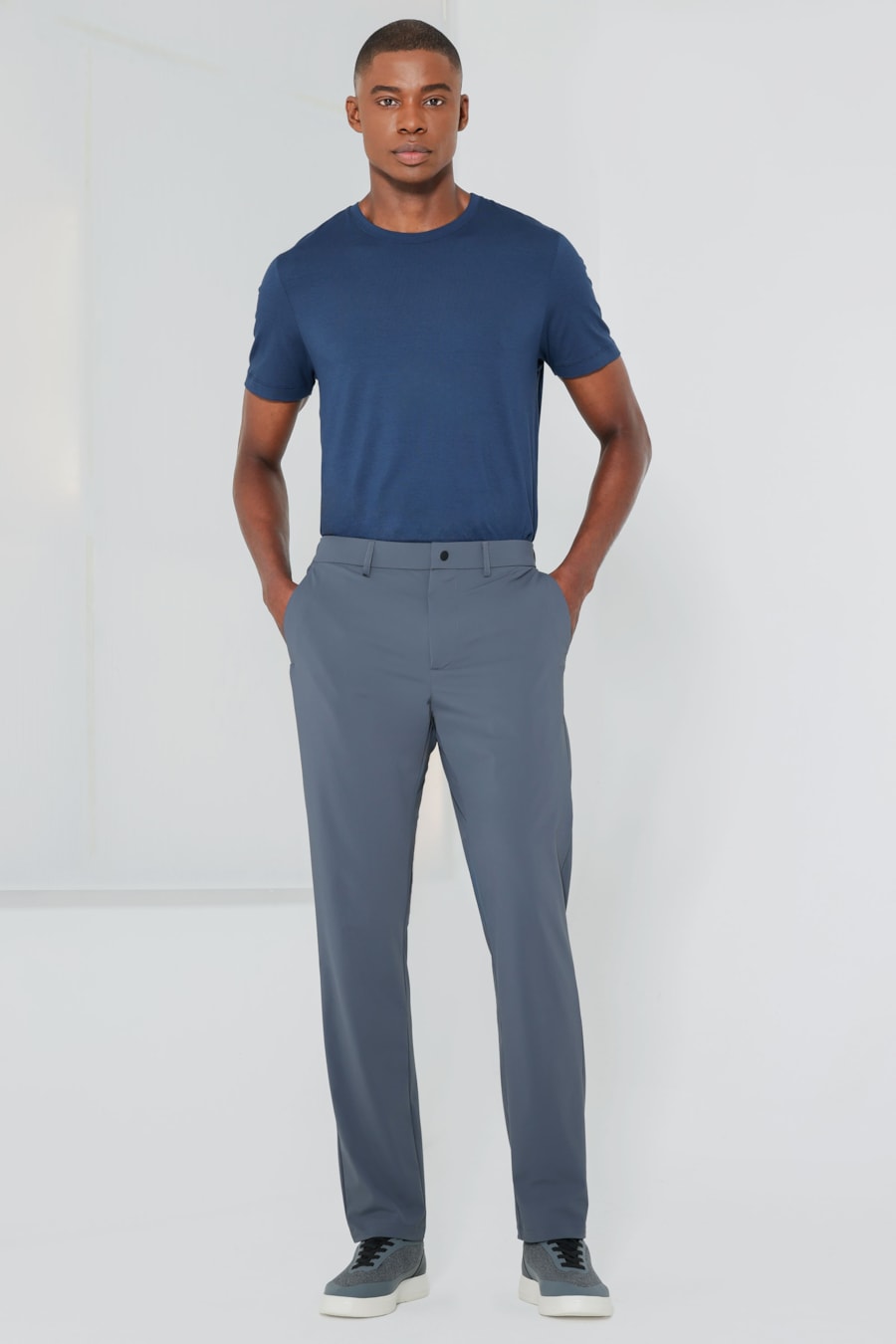 Calça Hiperflex Bolso Zíper Cinza Grafite — foto 2 de 6