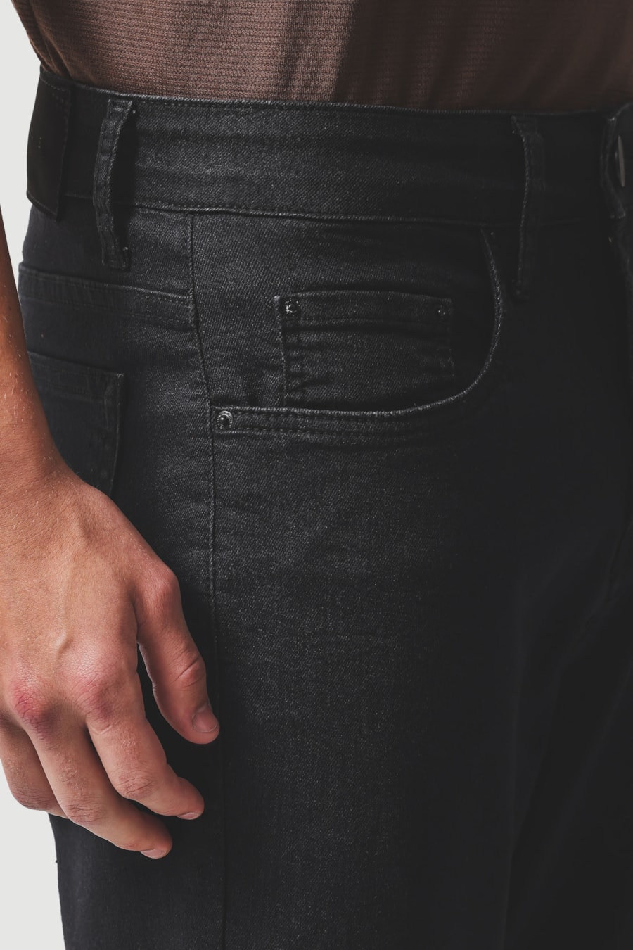 Calça Jeans Regular Amaciada Black Preto — foto 3 de 6