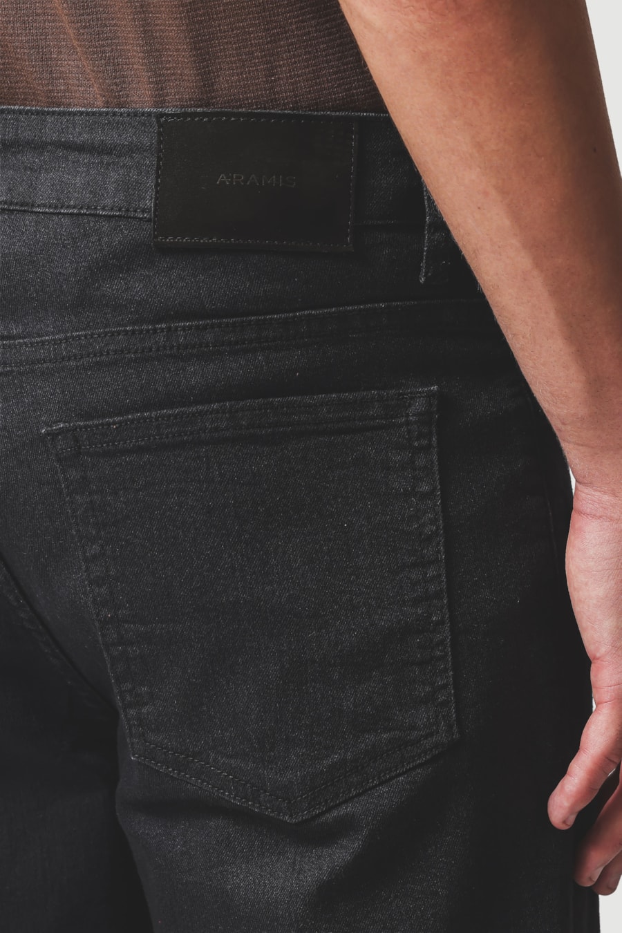 Calça Jeans Regular Amaciada Black Preto — foto 4 de 6