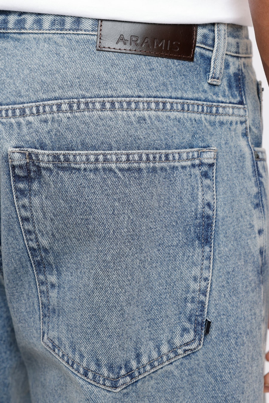 Calça Jeans Regular Ampla Azul Médio — foto 2 de 3