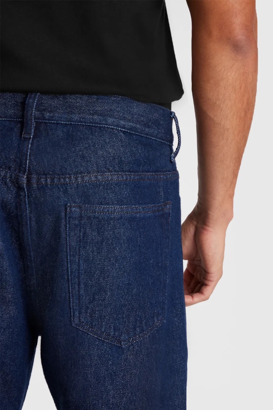 Calça Jeans Regular Ampla Raw - Cauã Reymond Azul Escuro — foto 4 de 5