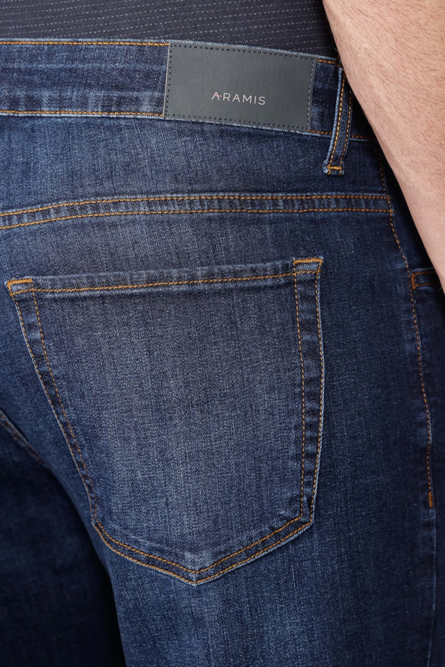 Calça Jeans Regular Azul Escuro — foto 4 de 5
