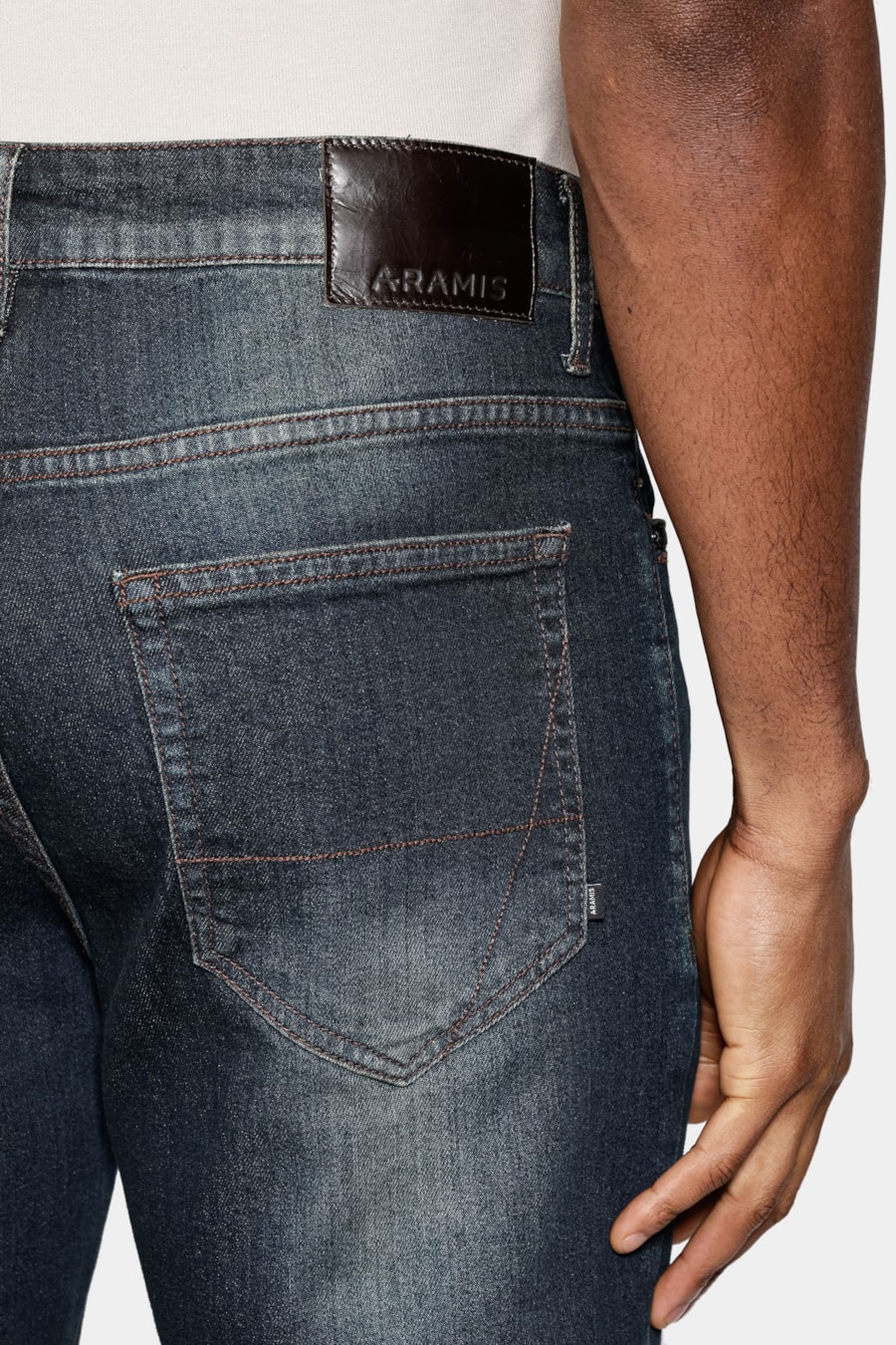 Calça Jeans Regular Blue Sobretinta Azul Escuro — foto 4 de 6