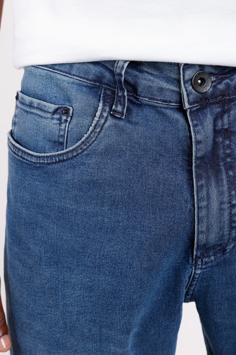 Calça Jeans Regular Blue Stonado Azul Escuro — foto 1 de 3