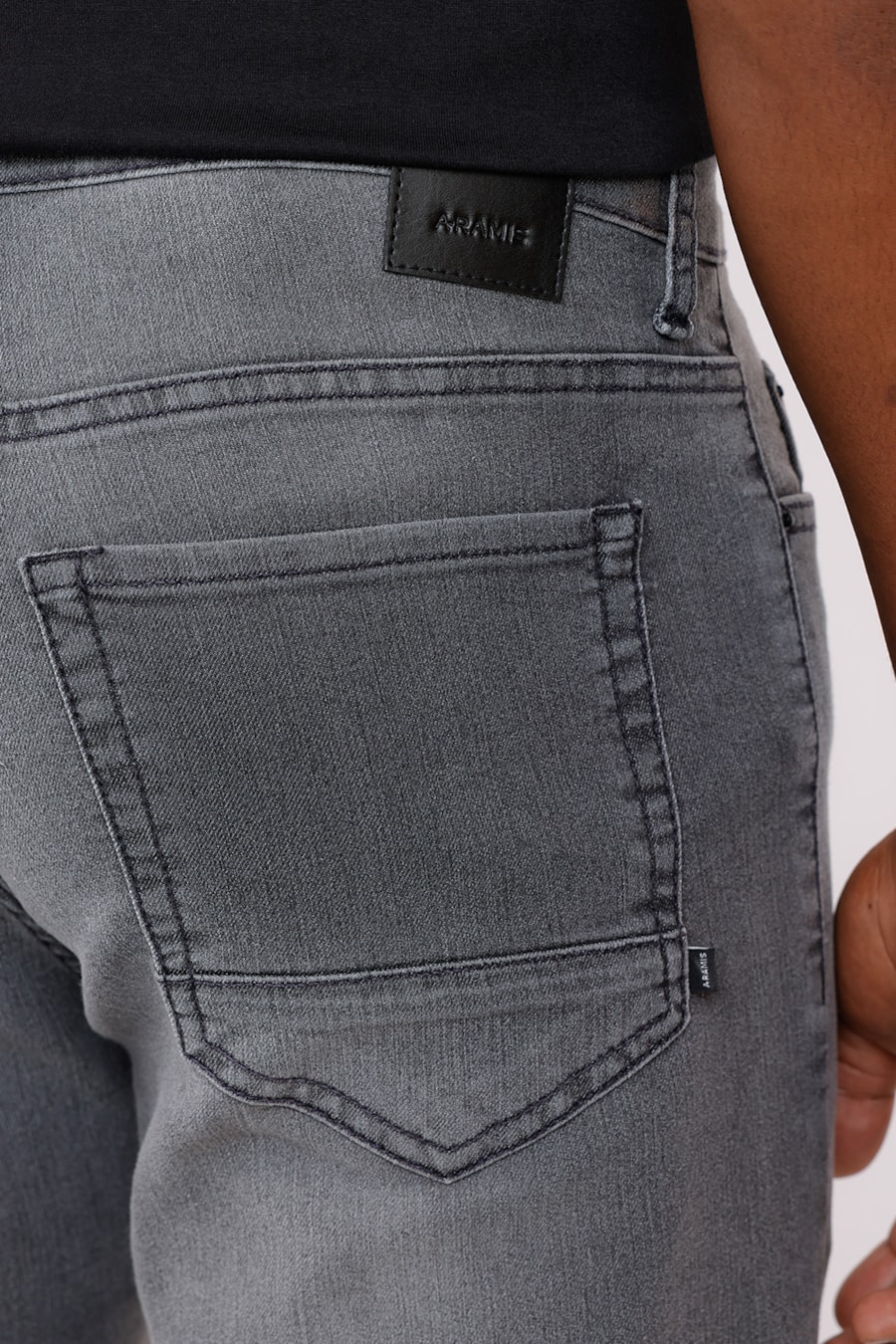 Calça Jeans Regular Intense Stonado Preto — foto 2 de 3
