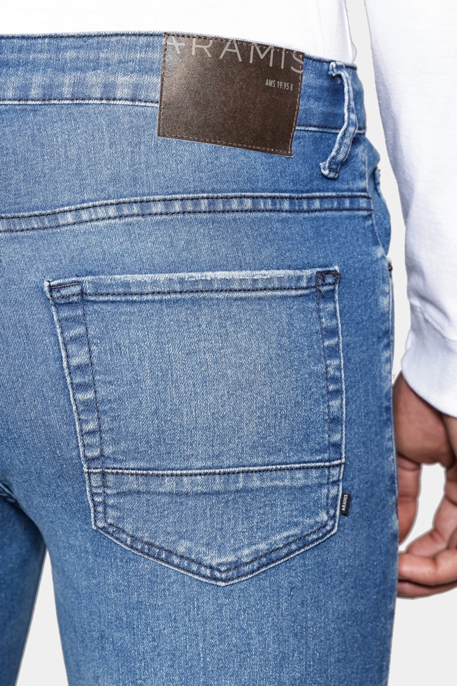 Calça Jeans Regular Média Vintage Azul Médio — foto 4 de 5