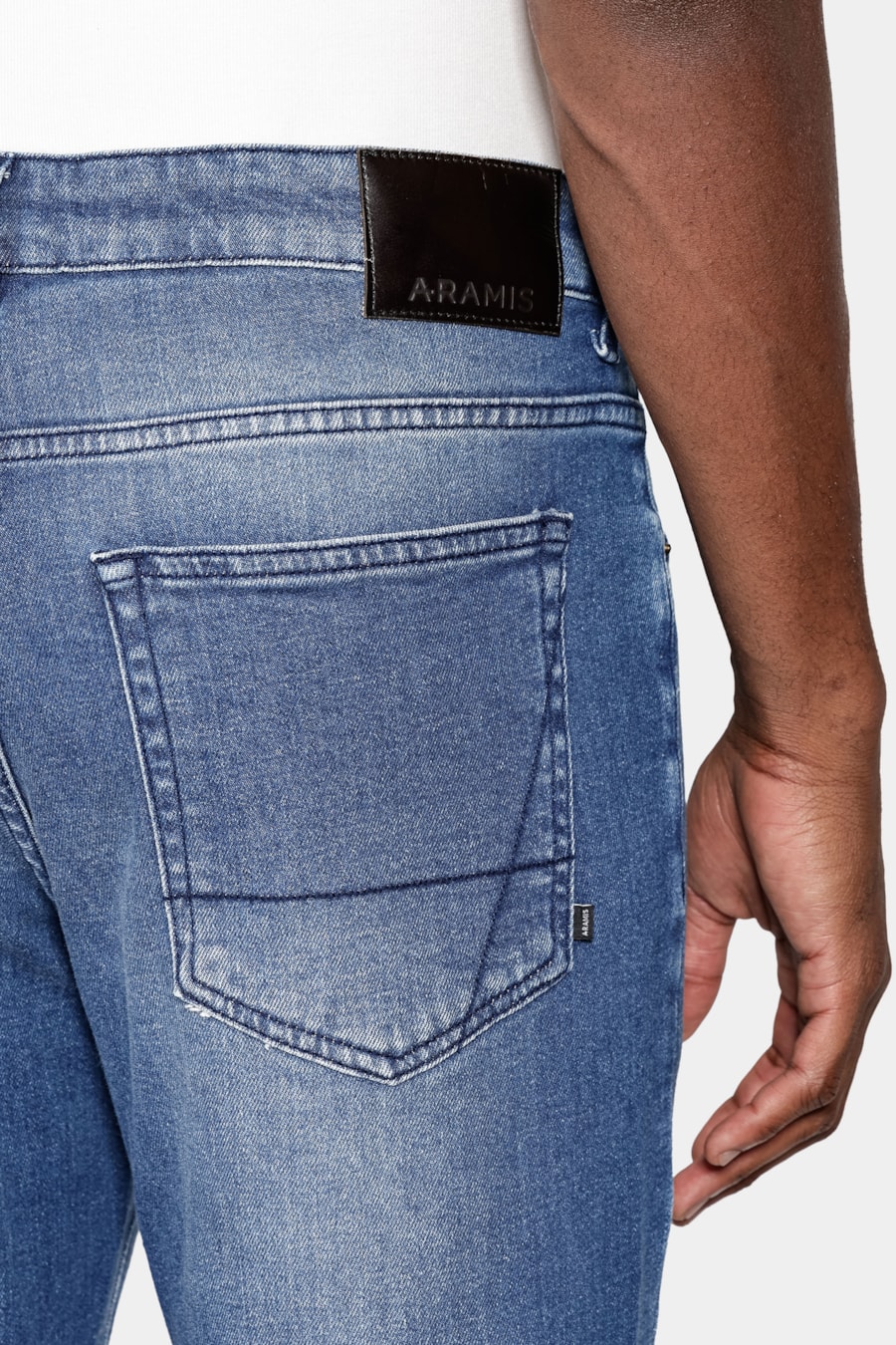 Calça Jeans Regular Medium Stone Wash Azul Medio — foto 4 de 6