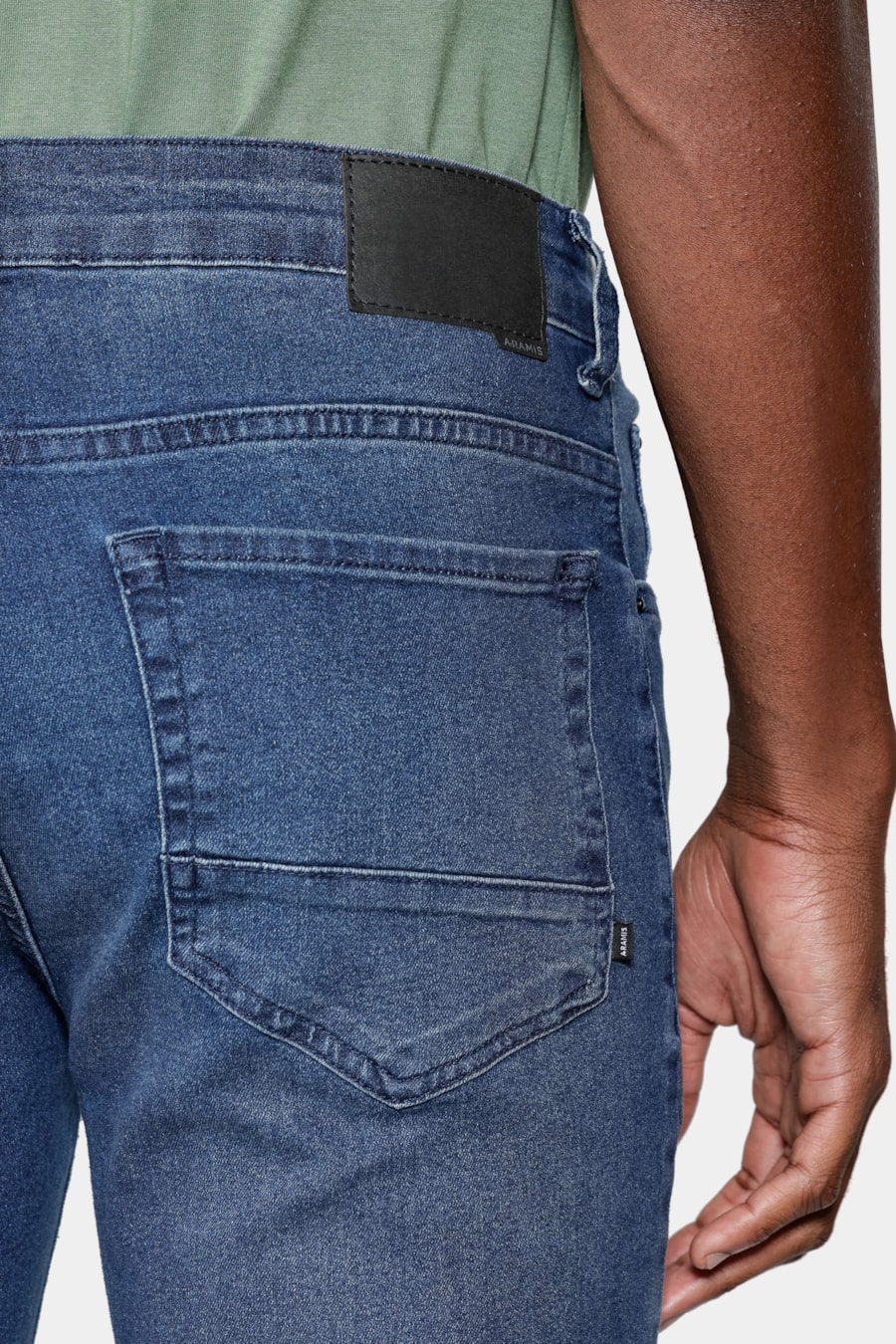 Calça Jeans Regular Stonada Azul Escuro — foto 4 de 6