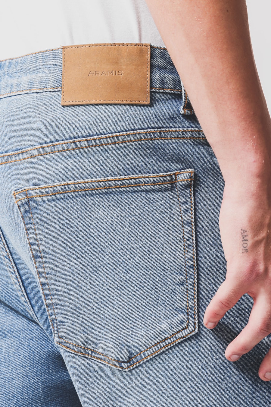Calça Jeans Regular Stonado Médio Azul Medio — foto 4 de 6