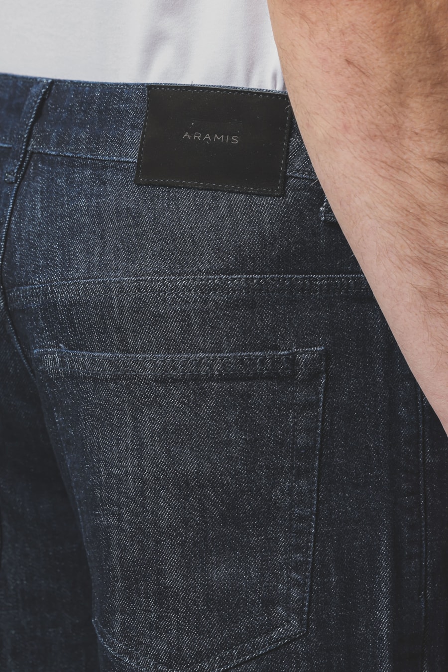 Calça Jeans Reta Amaciada Azul Escuro — foto 4 de 6