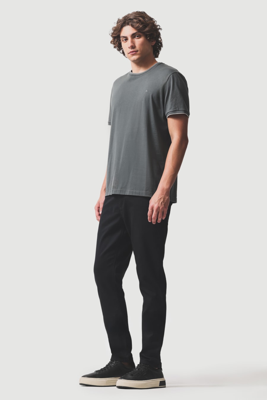 Calça Jeans Skinny Amaciada Black Preto — foto 2 de 5