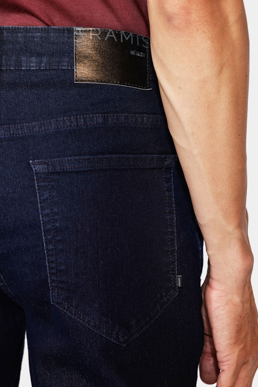 Calça Jeans Slim Escura Azul Escuro — foto 4 de 5