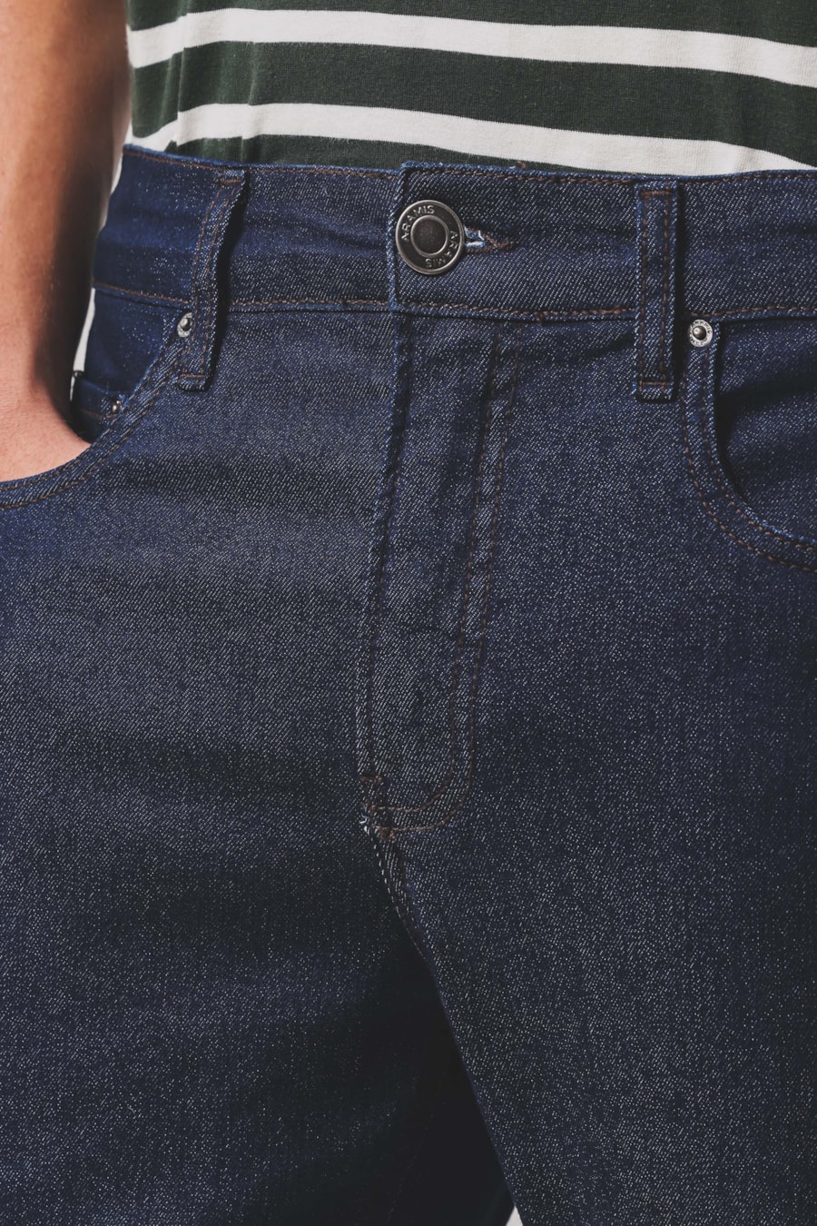 Calça Jeans Slim Repreve Azul Escuro — foto 3 de 5