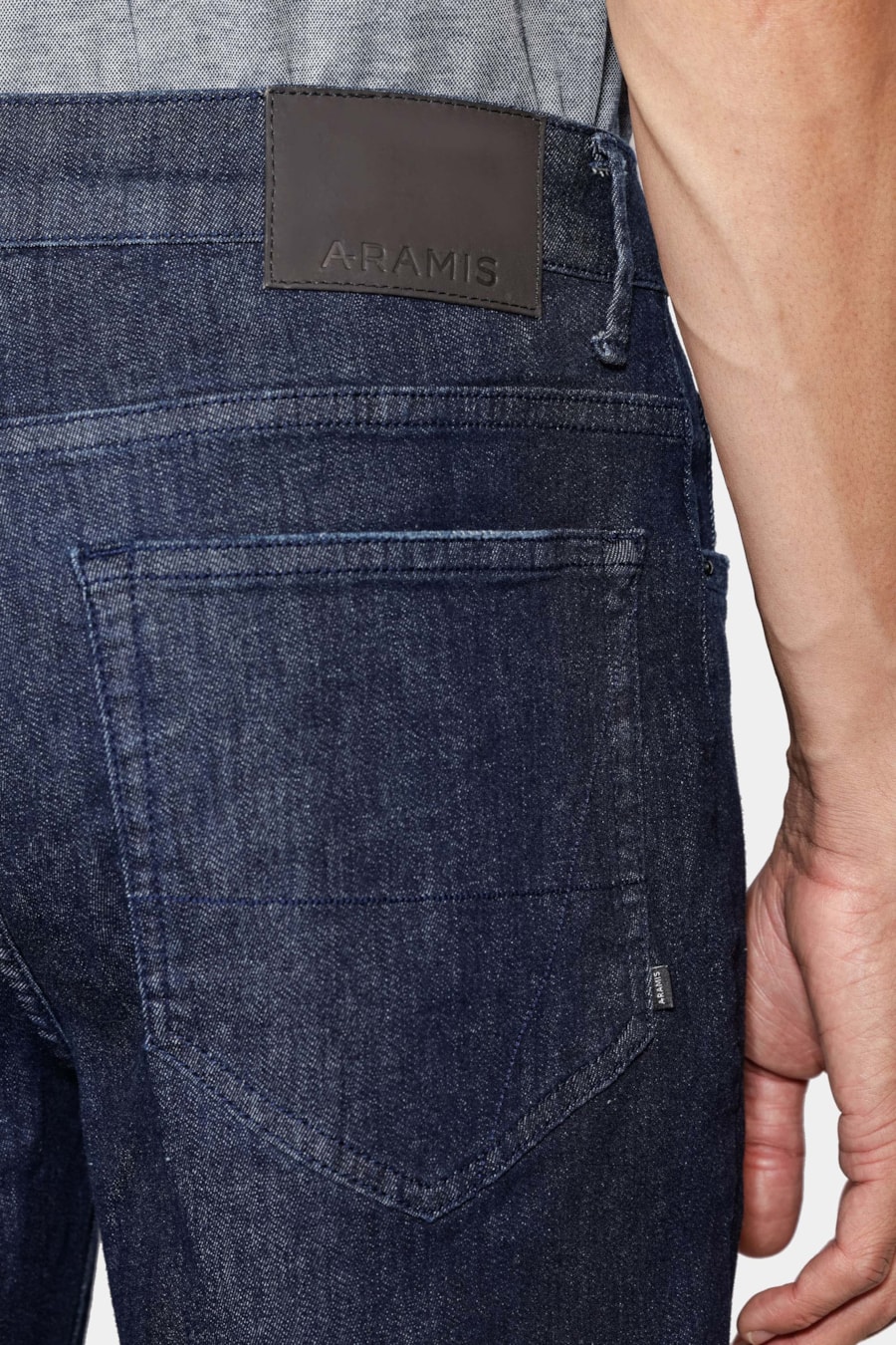 Calça Jeans Slim Travel Intense Azul Escuro — foto 4 de 5