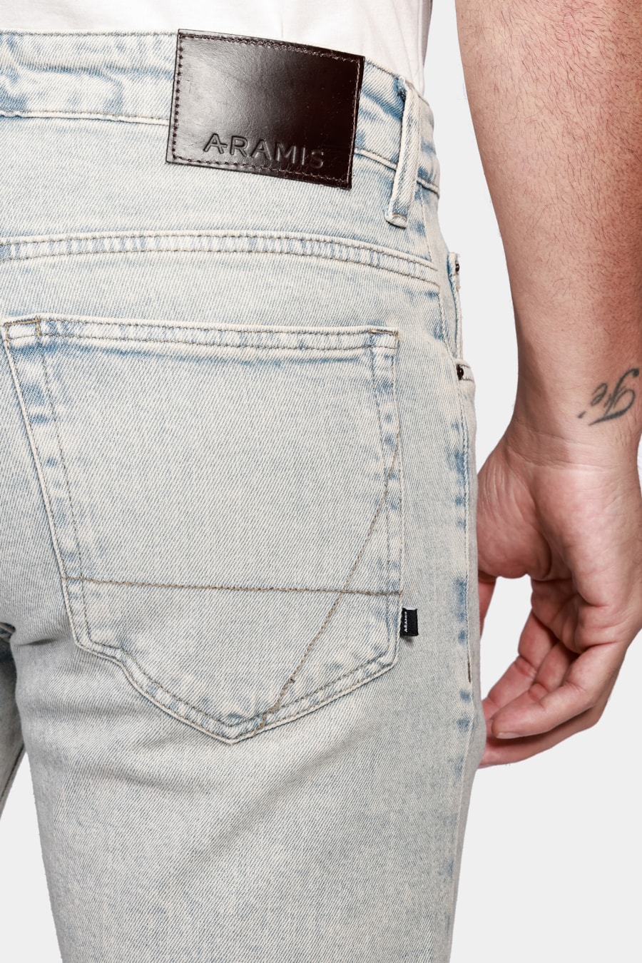 Calça Jeans Slim Vintage Delave Azul Claro — foto 4 de 5