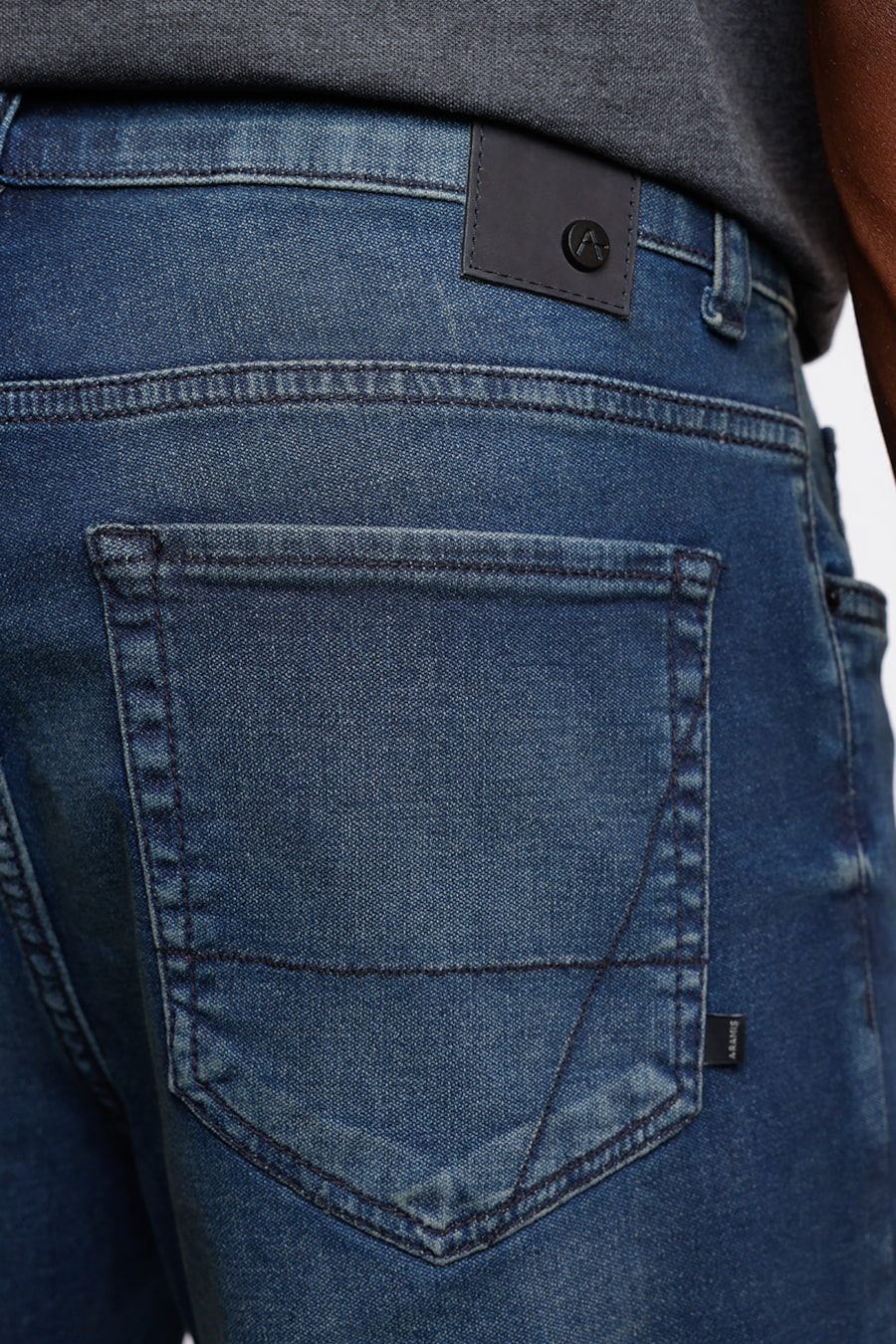 Calça Jeans Trapézio Comfort Vintage Azul Médio — foto 4 de 5