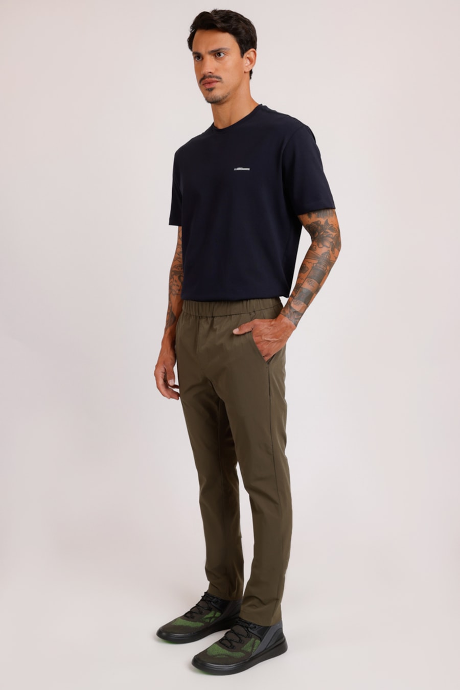 Calça Jogger Slim Bi Stretch Verde Militar — foto 1 de 5