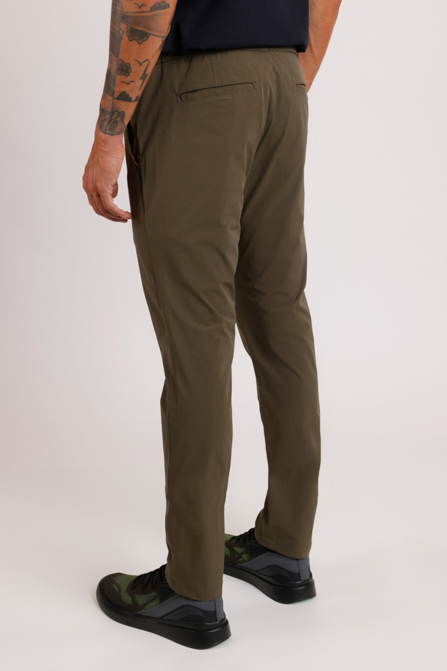 Calça Jogger Slim Bi Stretch Verde Militar — foto 5 de 5