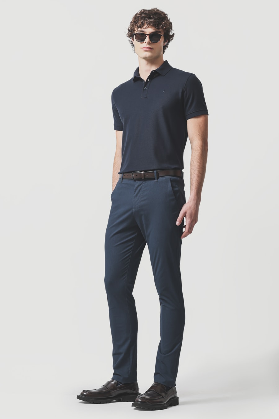 Calça New Slim Twill Classic Marinho — foto 2 de 6