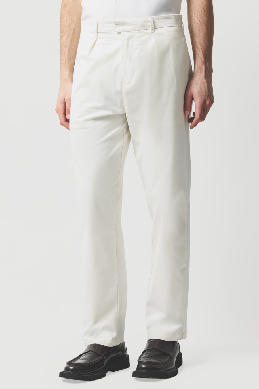 Calça Pregas Cós Martelo Off White — foto 1 de 6