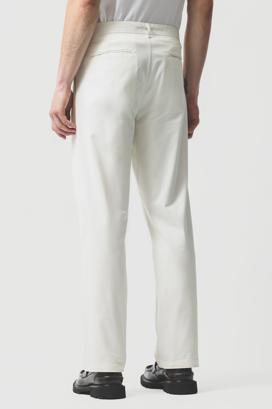 Calça Pregas Cós Martelo Off White — foto 5 de 6
