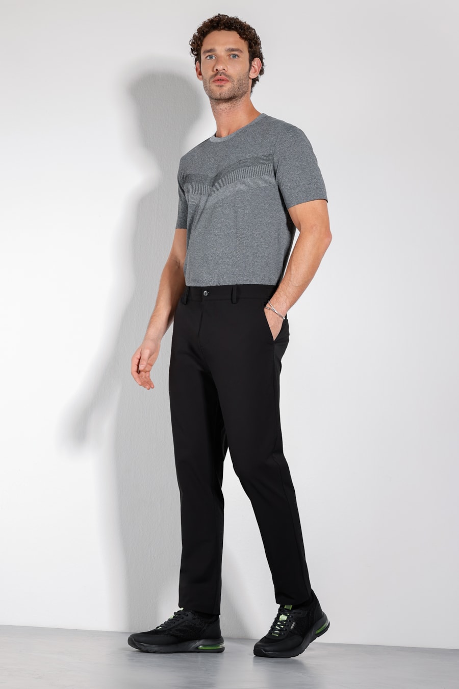 Calça Ripstop Com Cós Elástico Preto — foto 2 de 3