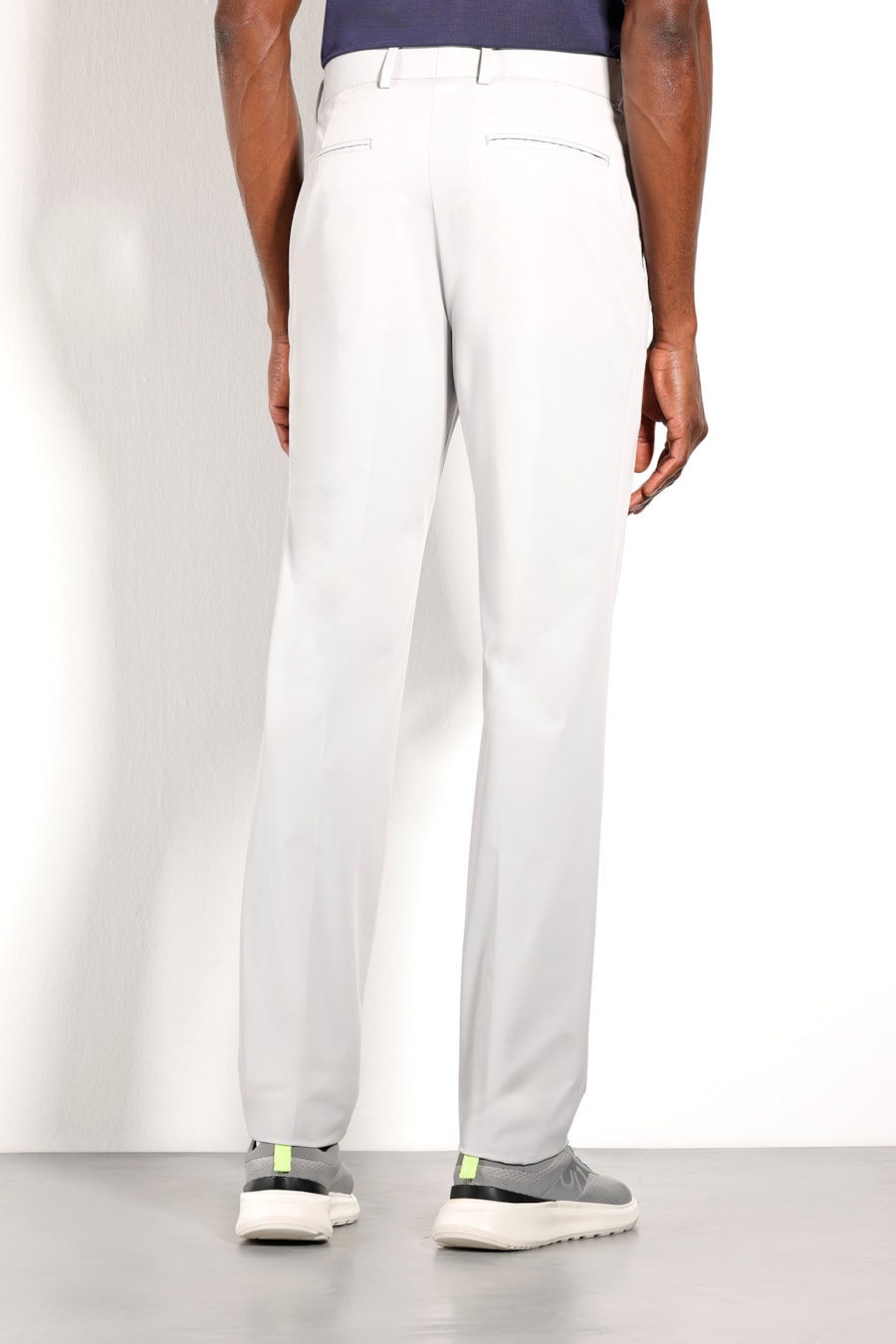 Calça Tech Twill Super Slim Cinza — foto 3 de 7