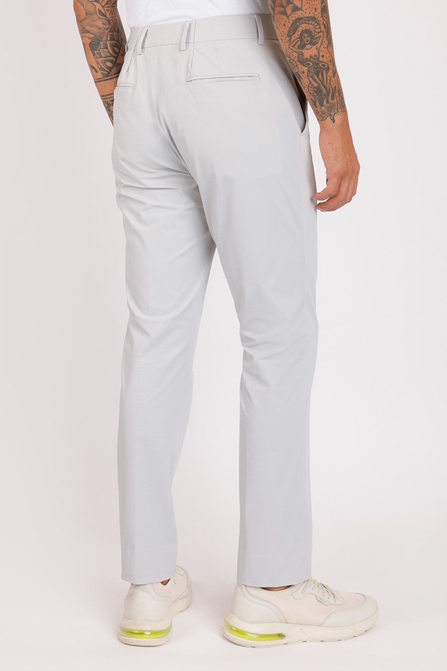 Calça Tech Twill Super Slim Cinza — foto 6 de 7