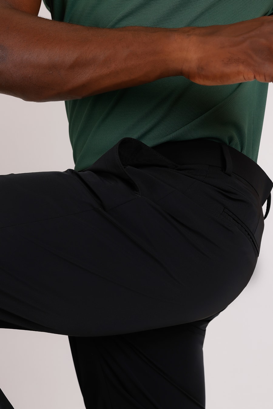 Calça Tech Twill Super Slim Preto — foto 4 de 5