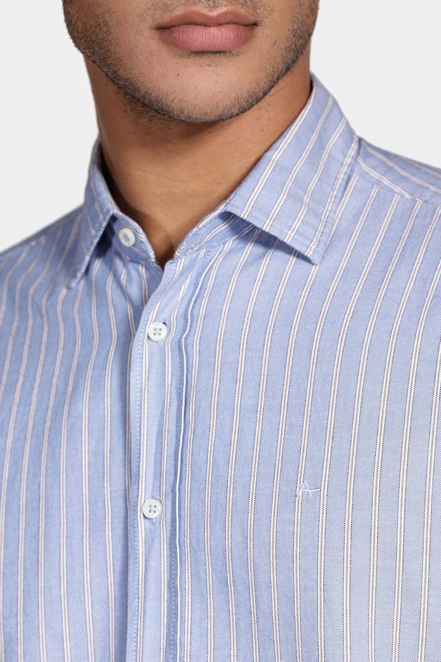 Camisa Listrada Manga Longa Azul Claro Com Branco — foto 3 de 5