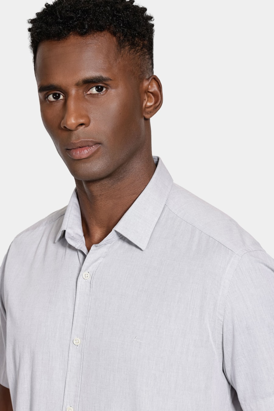Camisa Manga Curta Algodão Willis Cinza — foto 3 de 5