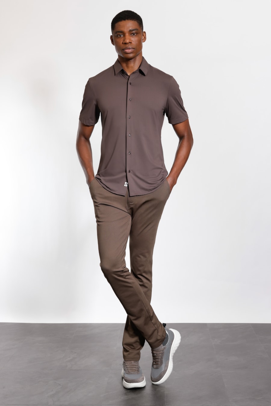 Camisa Manga Curta Bold Everyday Chocolate — foto 2 de 5