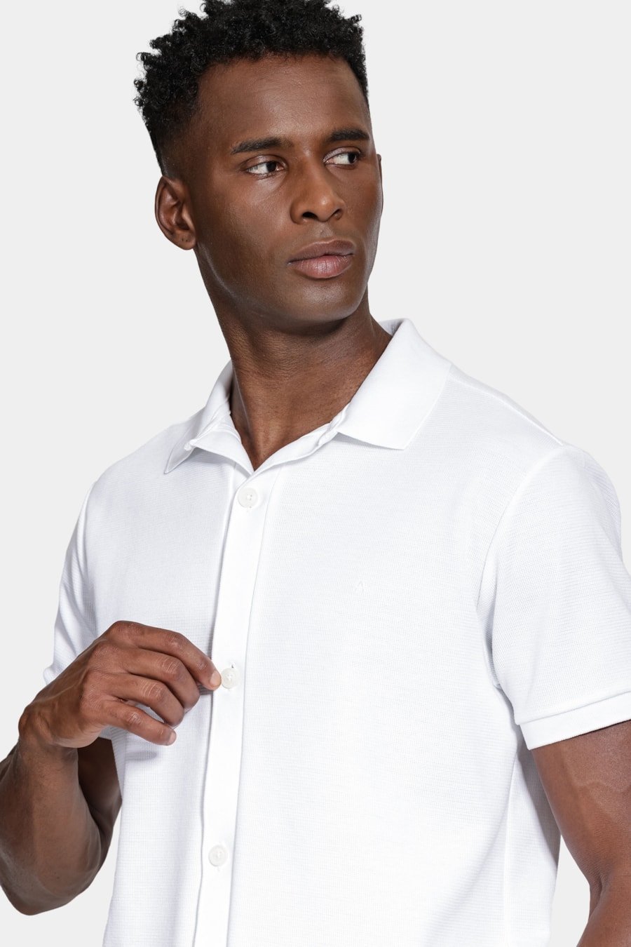 Camisa Manga Curta Interlock Com Textura Branco — foto 3 de 5