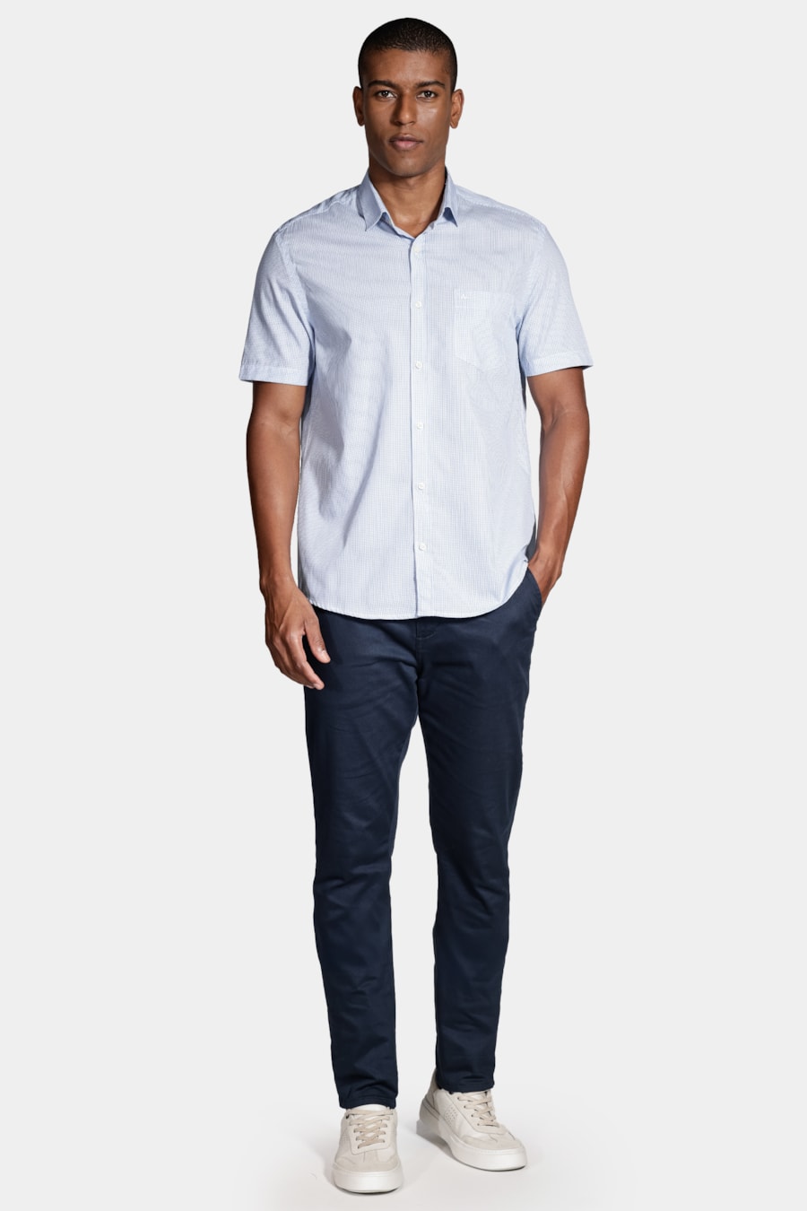Camisa Manga Curta Micro Xadrez Branco Com Azul — foto 2 de 6