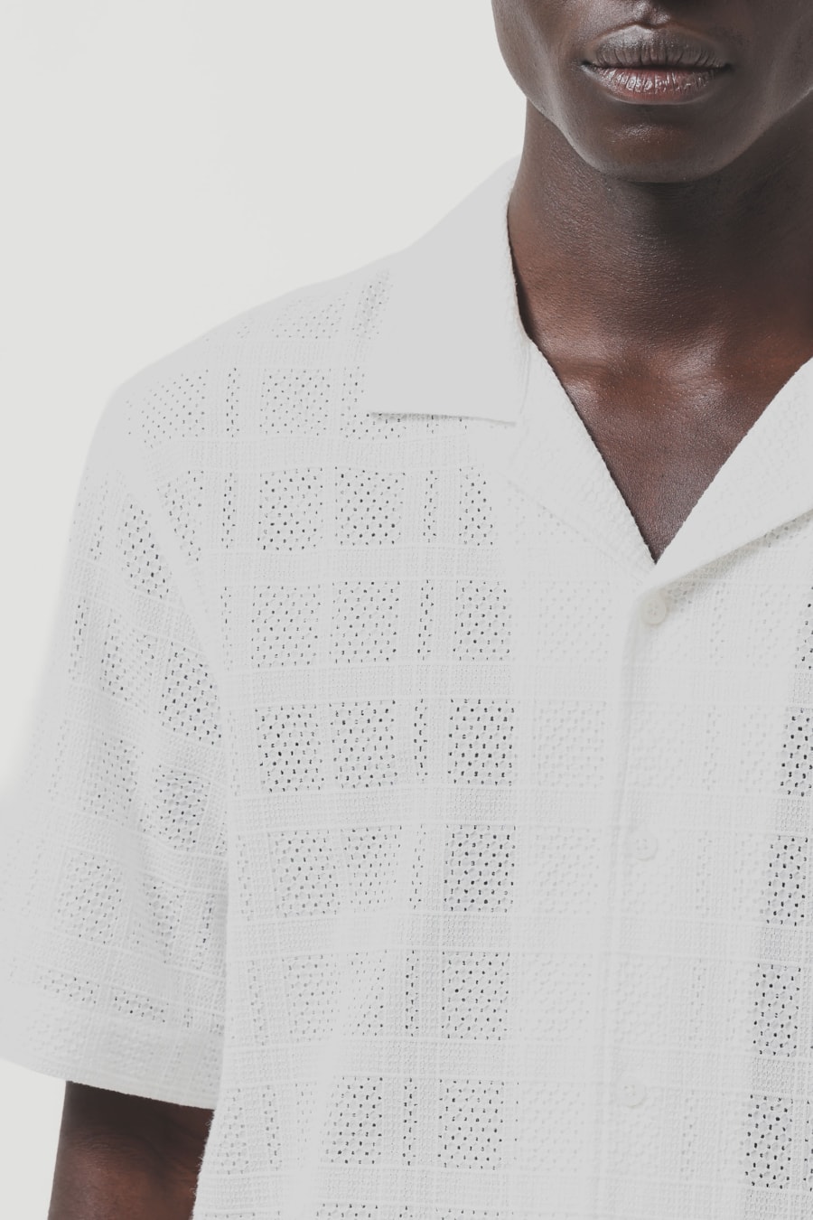 Camisa Manga Curta Regular Algodão Bordado Branco — foto 3 de 7