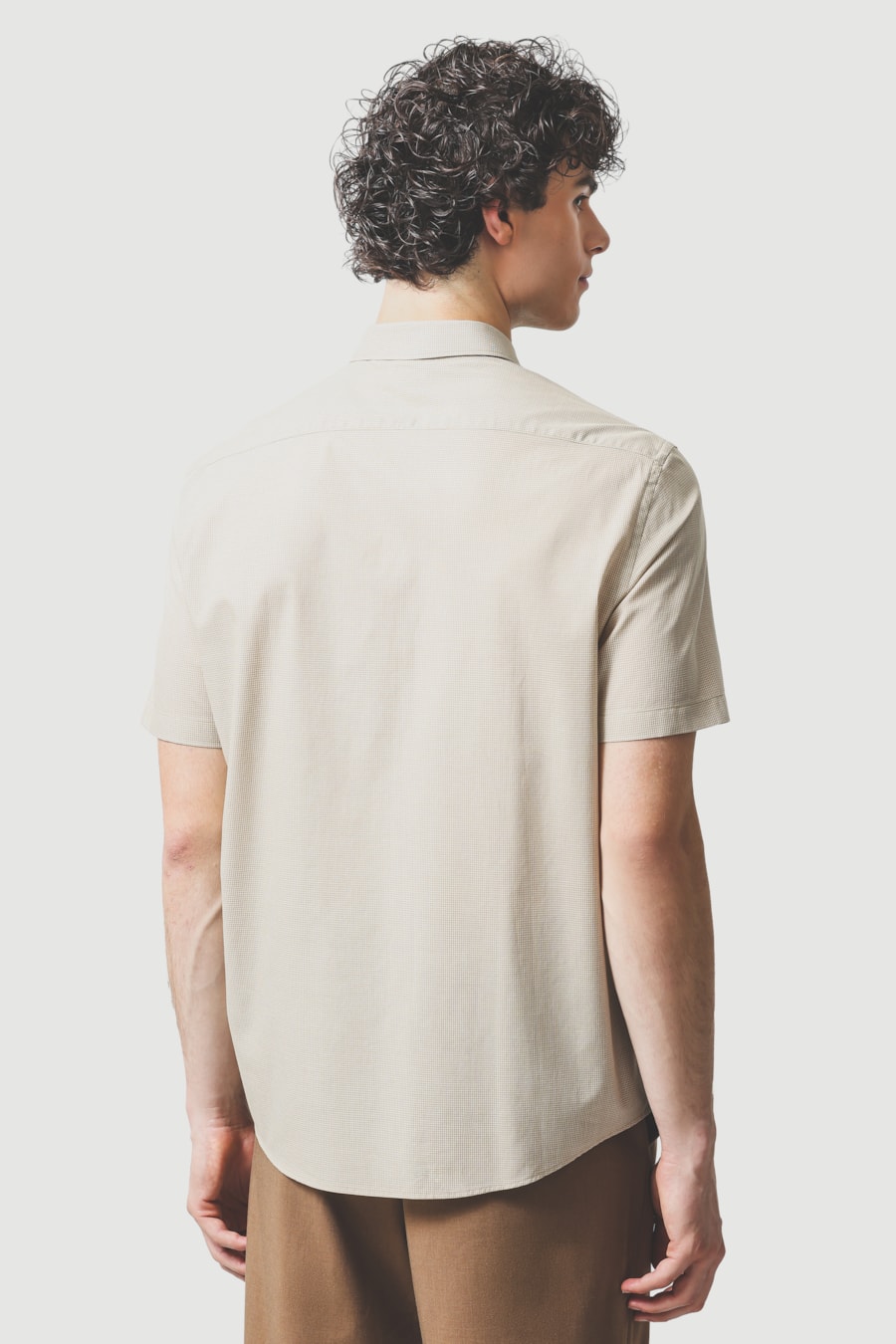 Camisa Manga Curta Regular Algodão Micro Xadrez Caramelo C/ Branco — foto 4 de 6