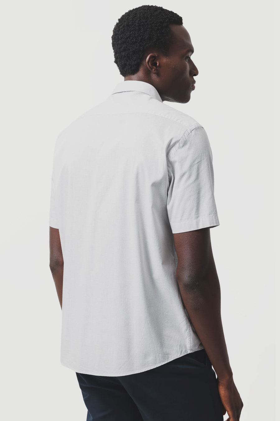 Camisa Manga Curta Regular Algodão Micro Xadrez Cinza Claro/Branco — foto 4 de 6
