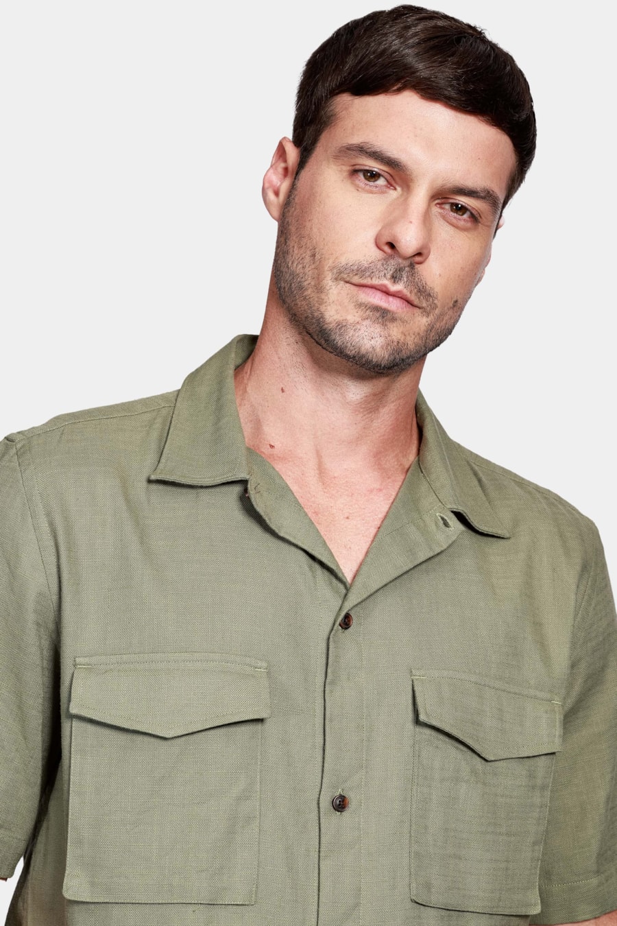 Camisa Manga Curta Regular Ampla Com Bolsos Verde — foto 4 de 7