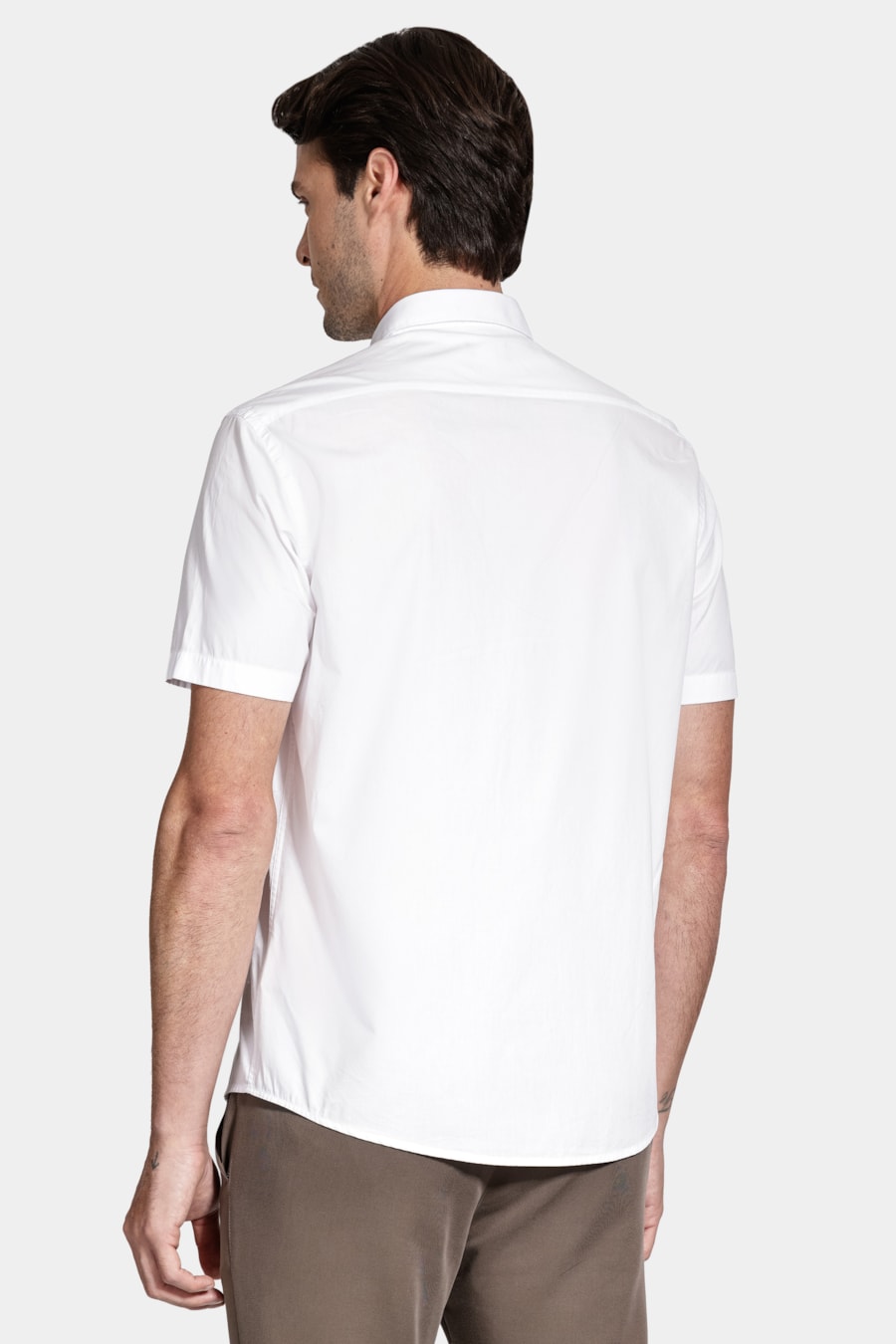 Camisa Manga Curta Regular em Tricoline Liso Com Bolso Branco — foto 4 de 5