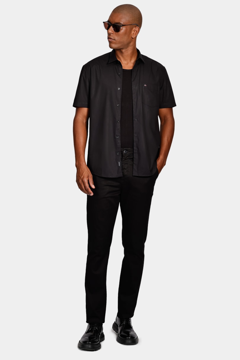Camisa Manga Curta Regular em Tricoline Liso Com Bolso Preto